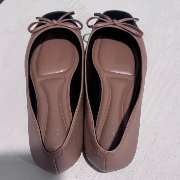 BCBGeneration Elegant Black and Tan Women's Flats size 7.5 - Picture 5 of 6